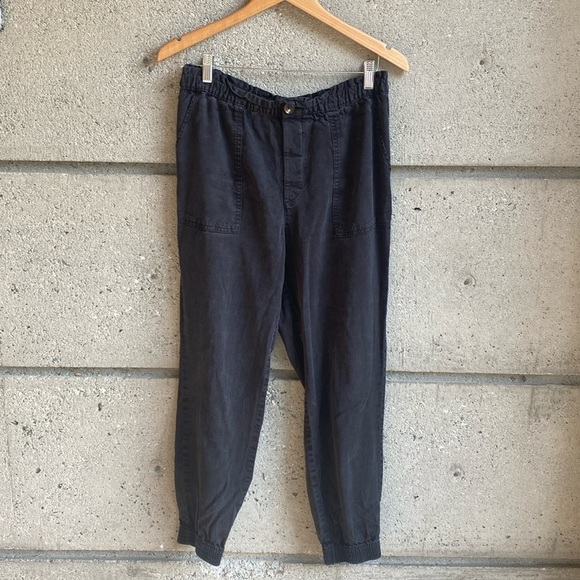 H&M Pants - H&M Pull-on Pant with cuffed ankles